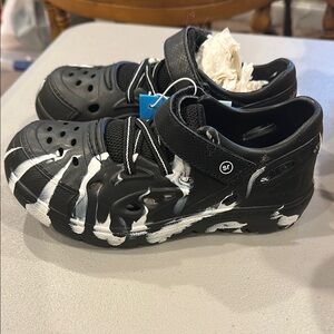 Stride Rite Black and White Water Sneaker Shoes